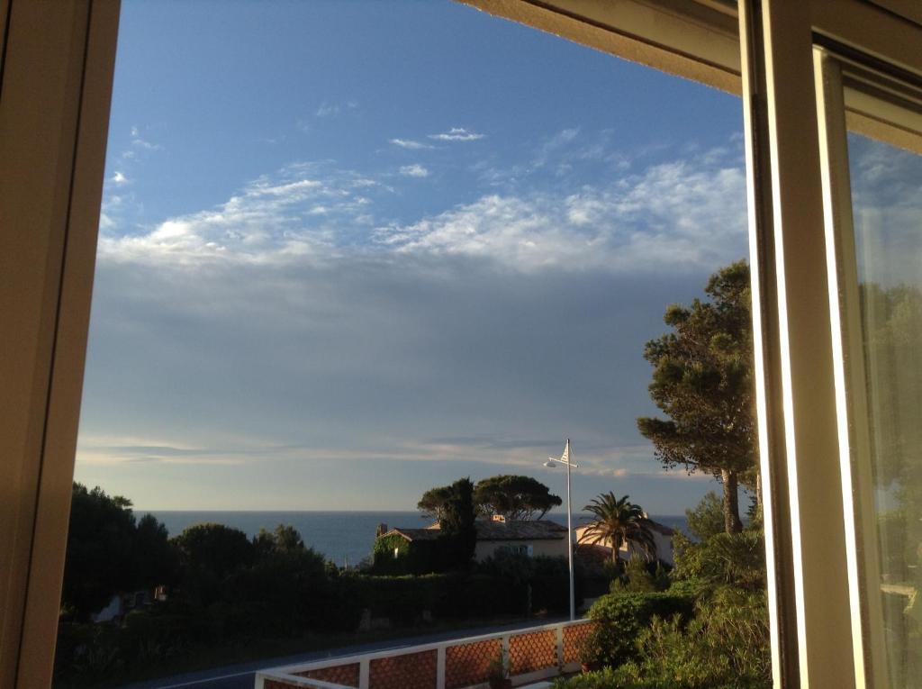 Hotel La Caravelle Fréjus Exteriör bild