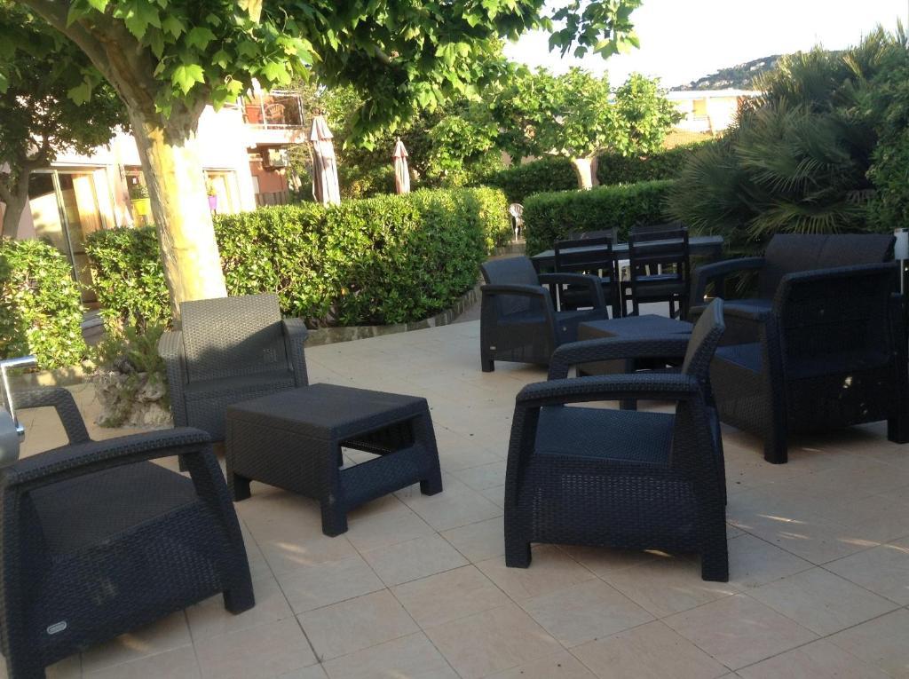 Hotel La Caravelle Fréjus Exteriör bild