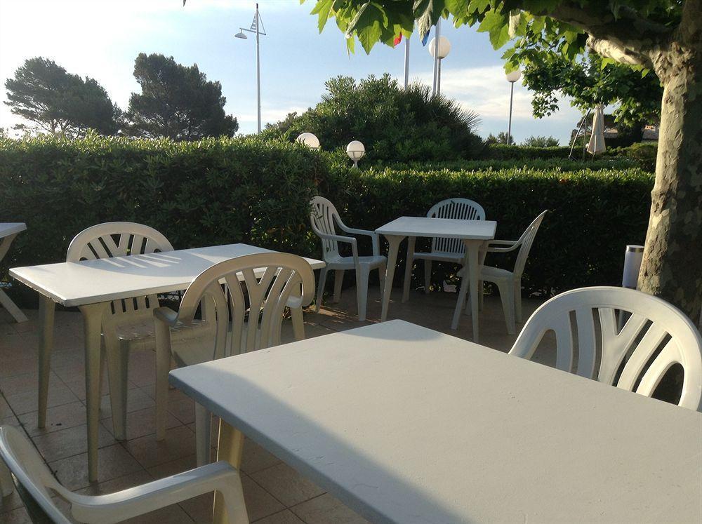 Hotel La Caravelle Fréjus Exteriör bild